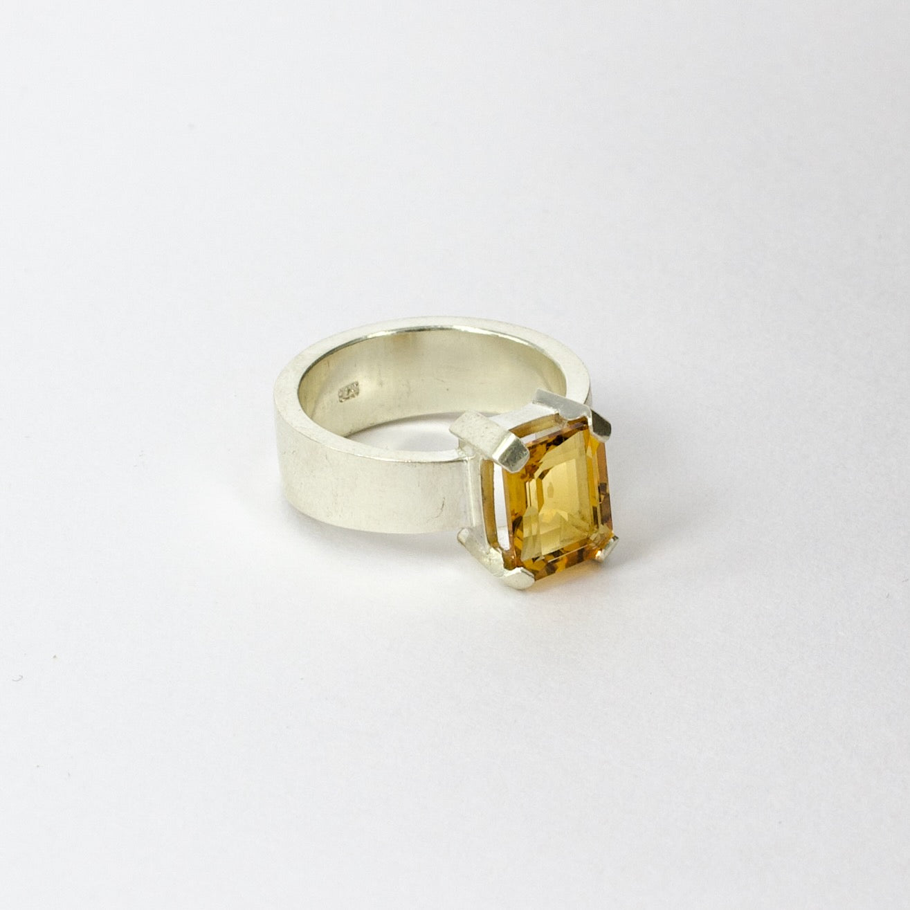 DA38: Citrine ring