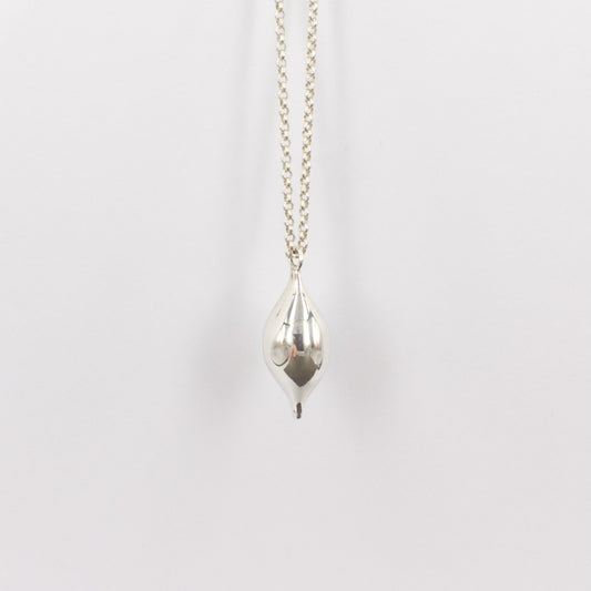 DH263: Amphoreal form necklace