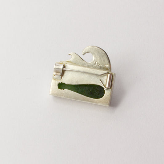 DM829B: Pounamu bar brooch