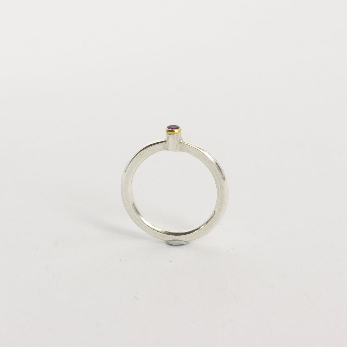 LA149: Slim amethyst ring