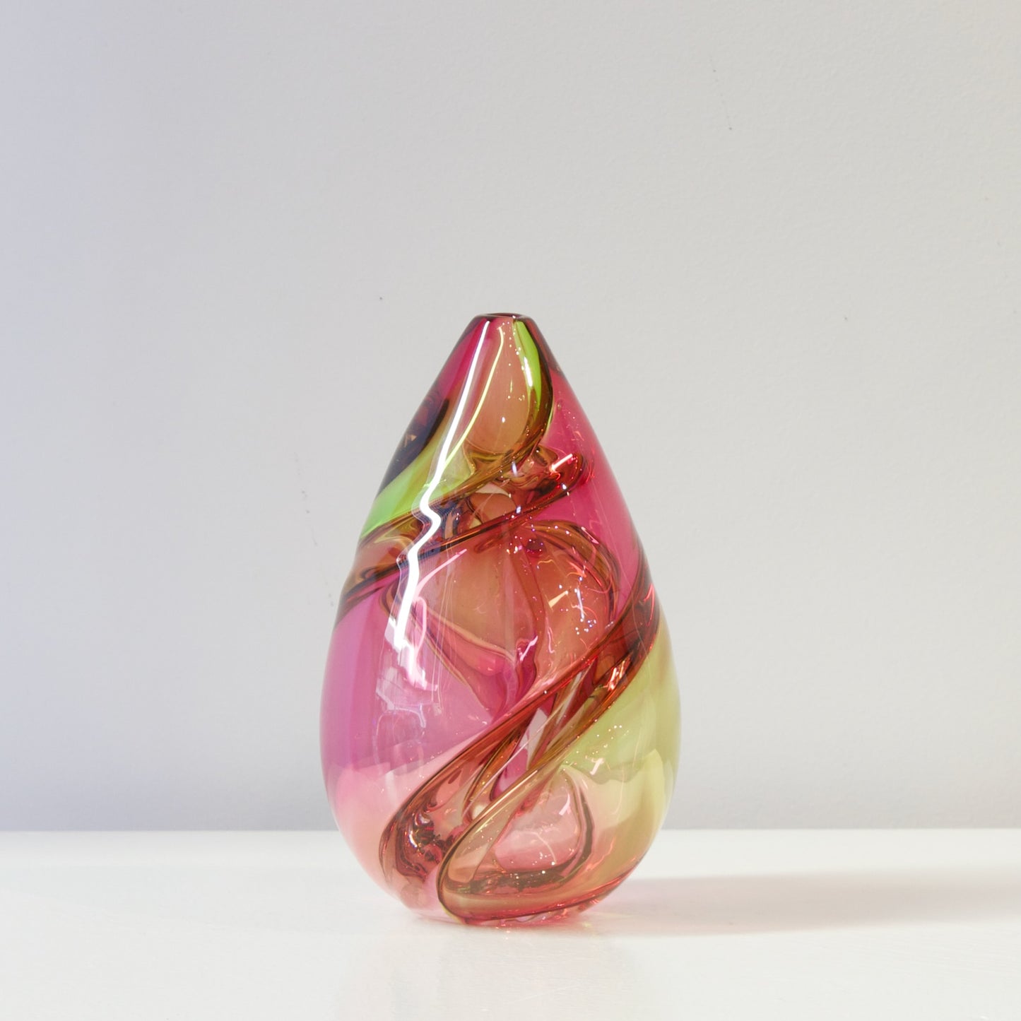 CJ199: Harlequin spirale - pink and green