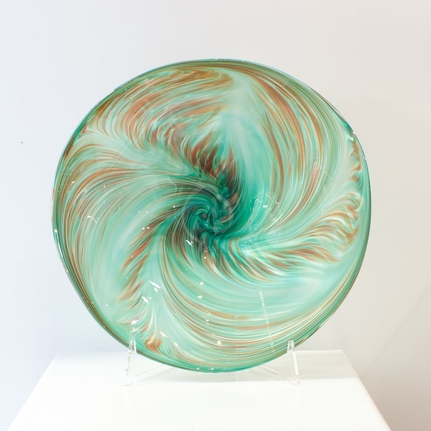 JCU407: Kererū feather platter