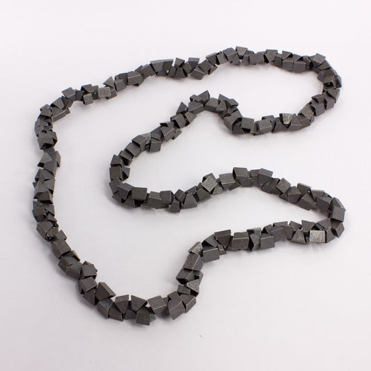 FS319: Tīwekaweka necklace