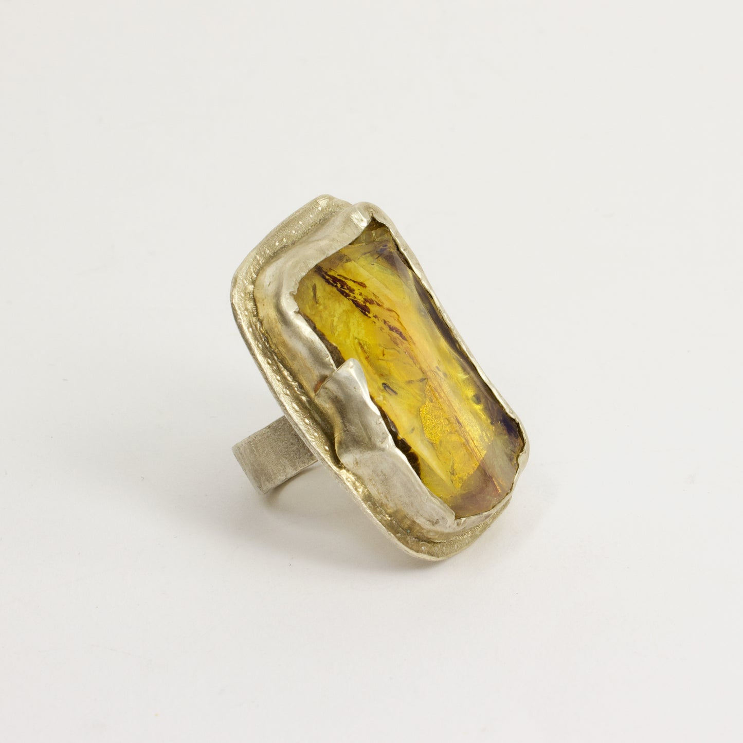 NA170: Amber ring