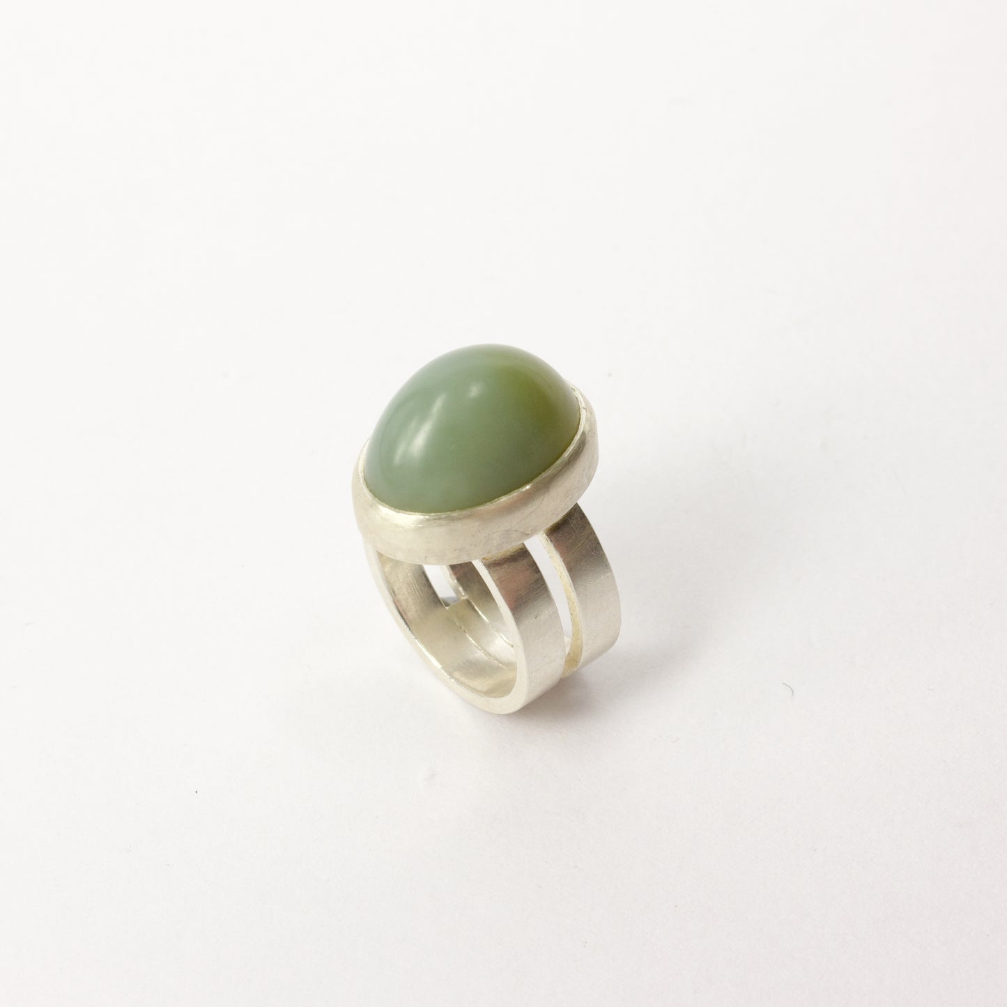 DA35: Russian jade ring