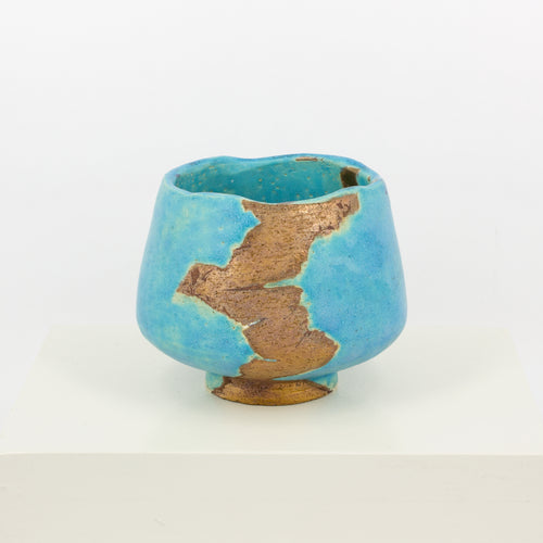 NT22: Tea bowl - blue and gold lustre