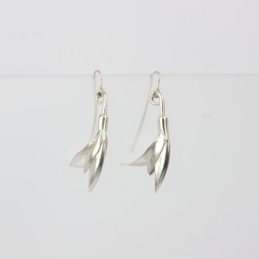 JB122: Broom earrings