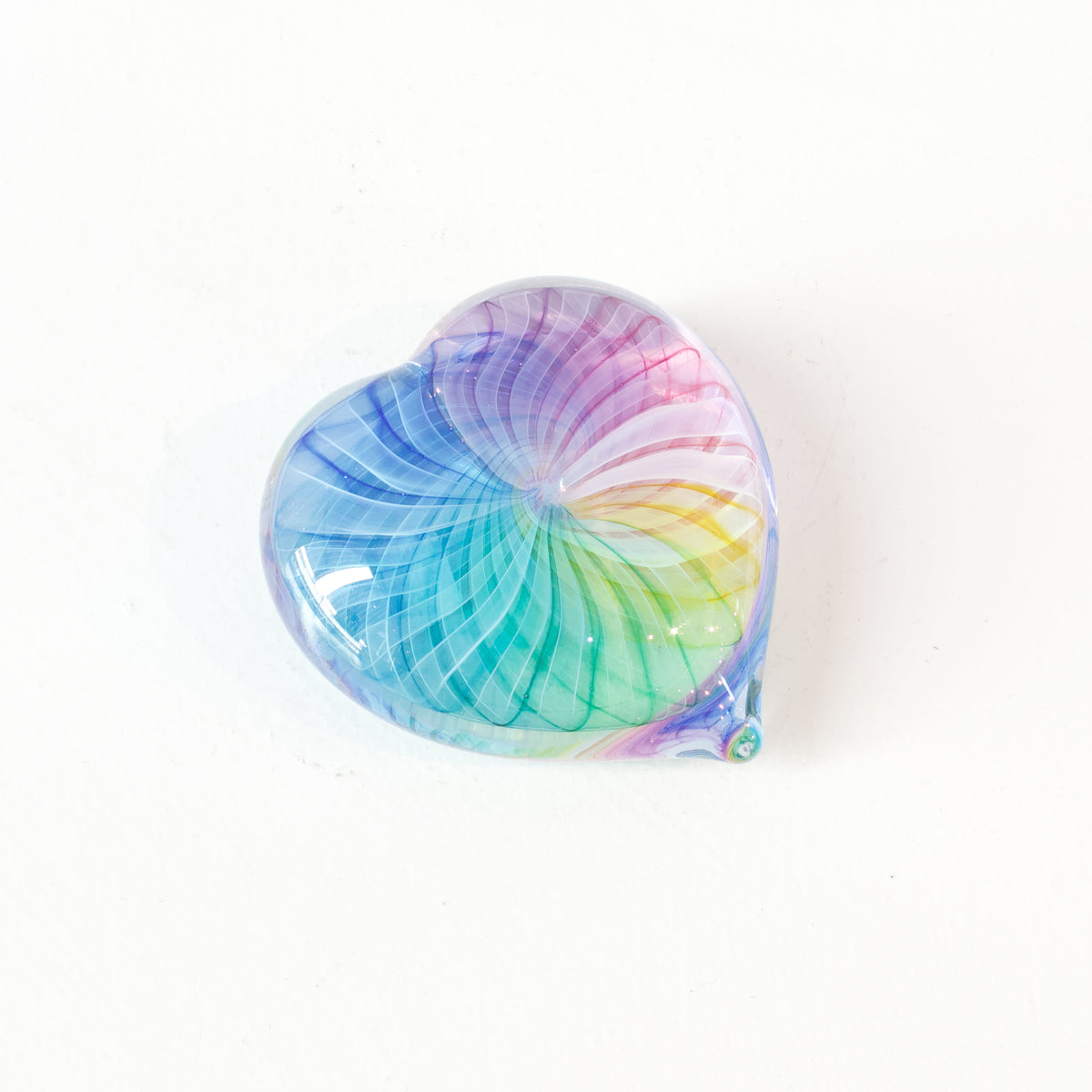 JCU450: Rainbow heart paperweight