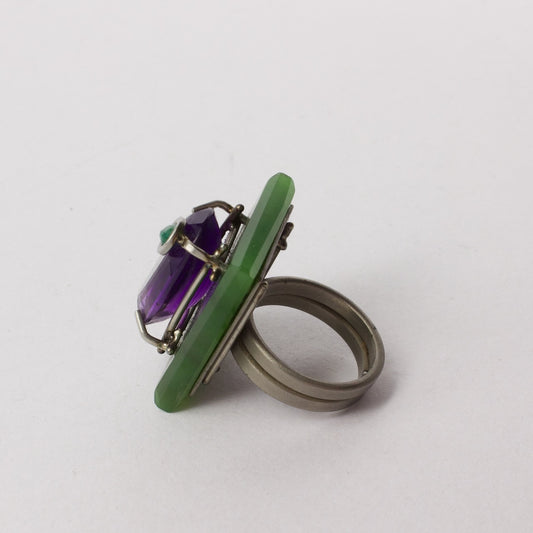 NA181: Amethyst, pounamu and emerald ring