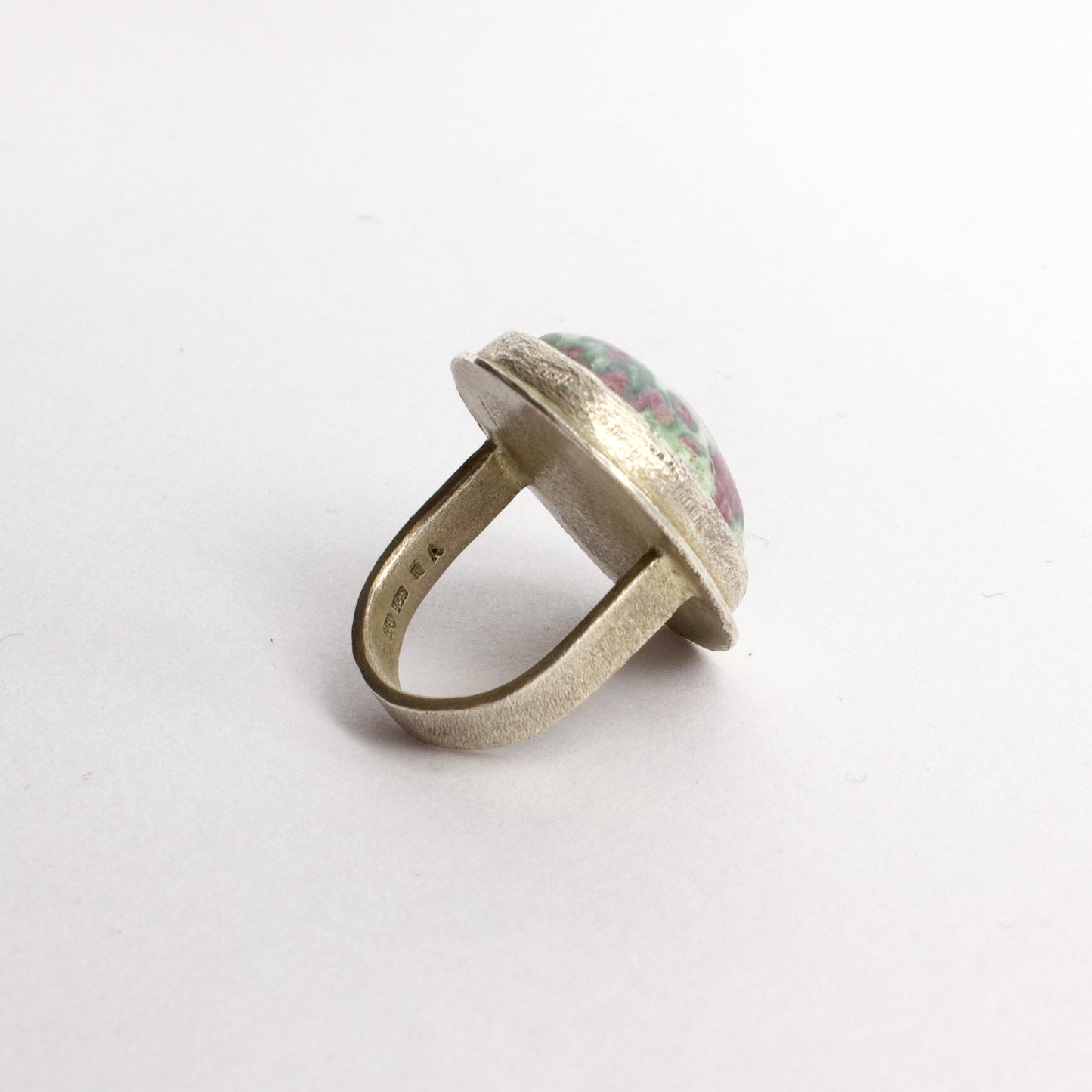NA84: New Zealand ruby in fuchsite ring