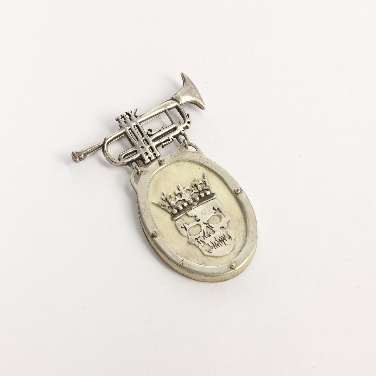NG57: Death brooch