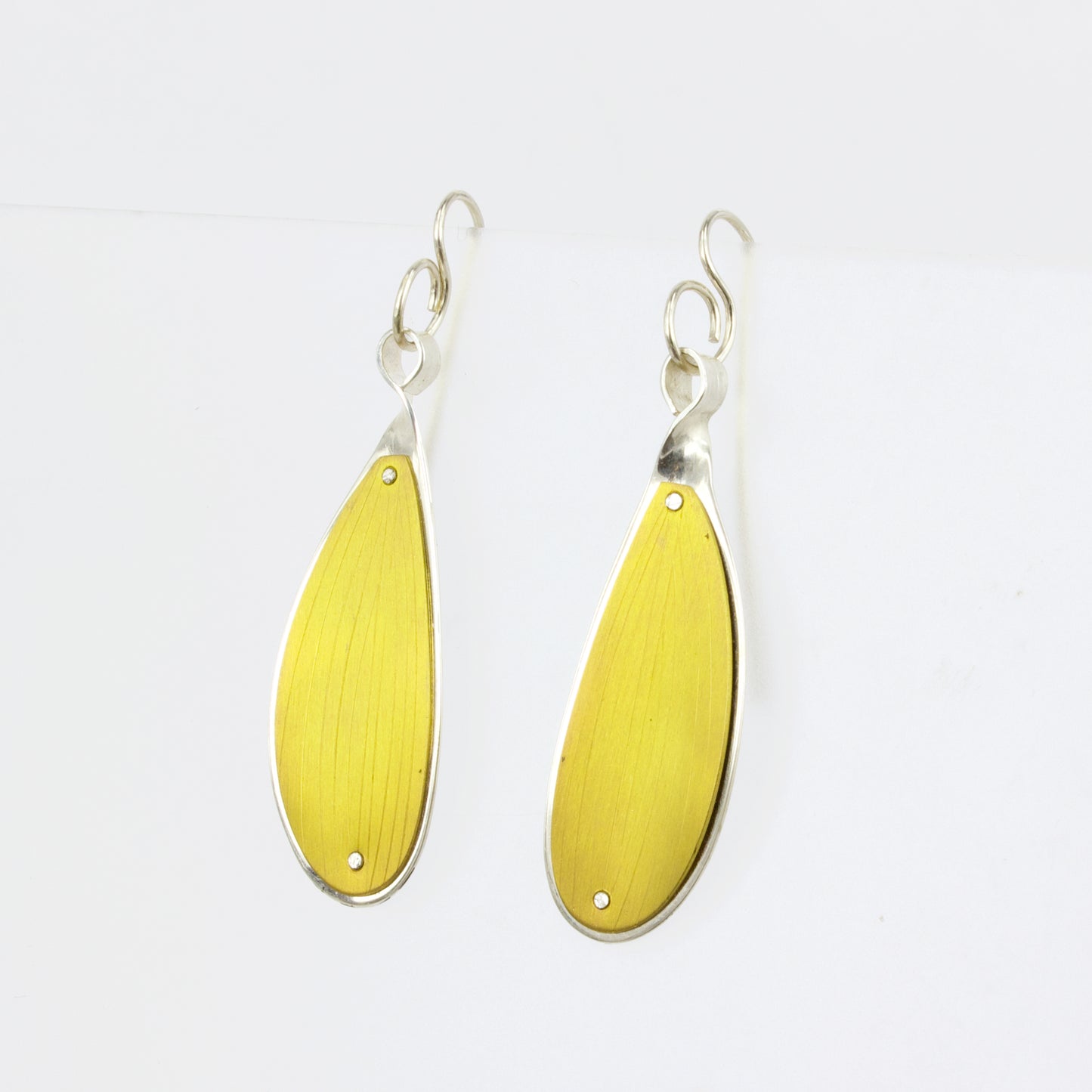 RB122: Small Kauri leaf earrings - gold
