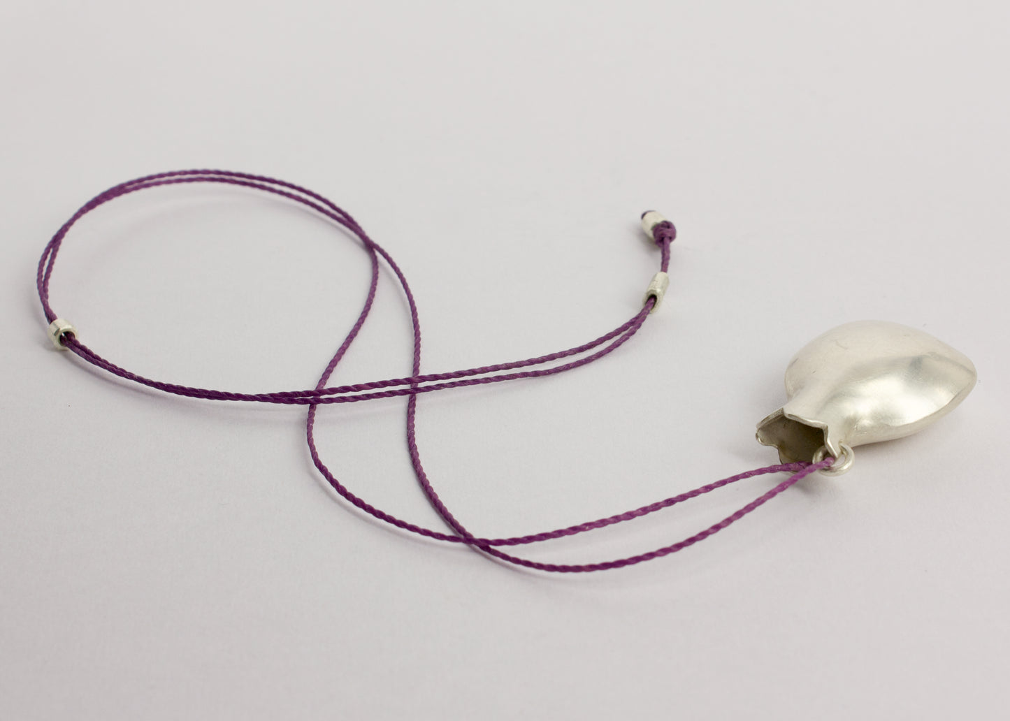 RK81: Pod pendant