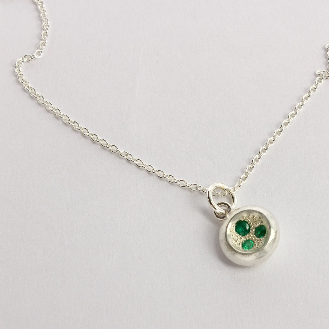 RMO61: Rock pool emerald pendant