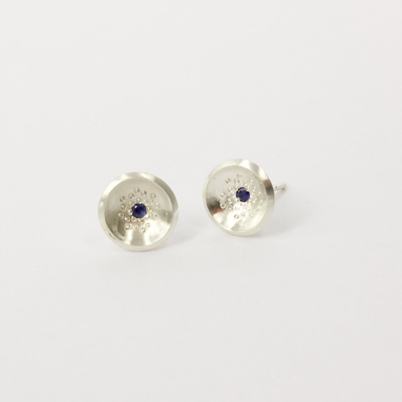 RMO71: Concave sapphire stud earrings
