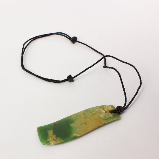 SM267: Pounamu wave pendant