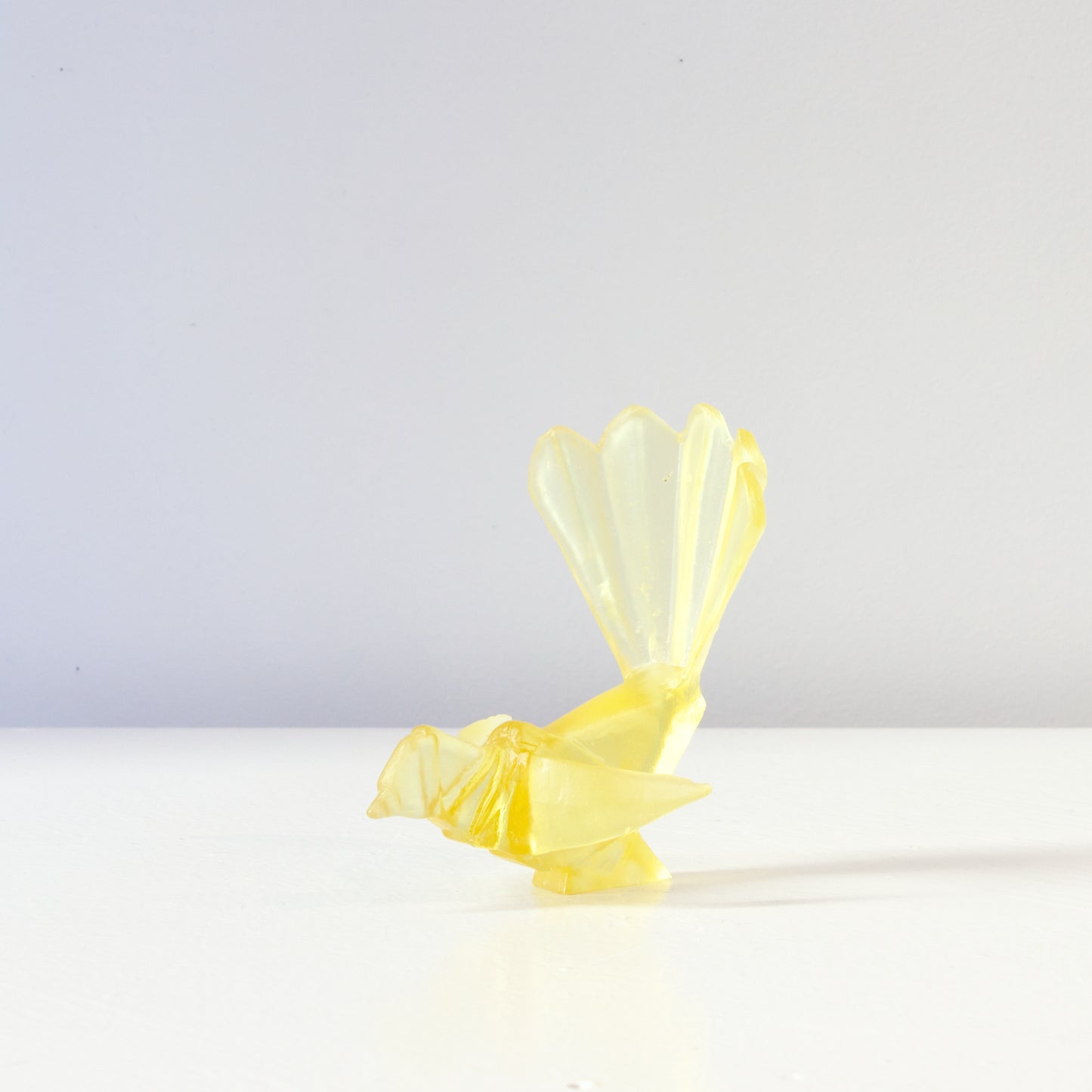 TBA153: Origami fantail - pale yellow