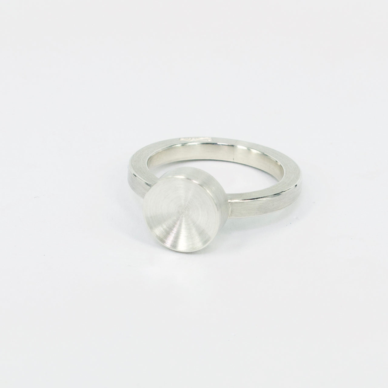 ZR060: Concave circle stacker ring