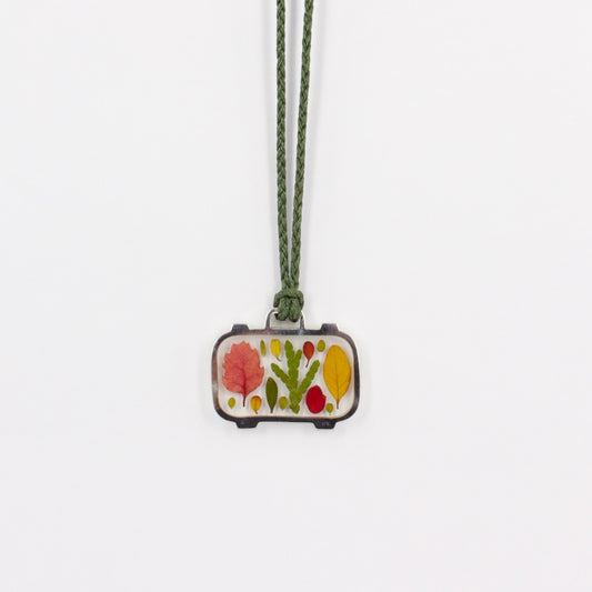 ACT472: Emotional baggage pendant