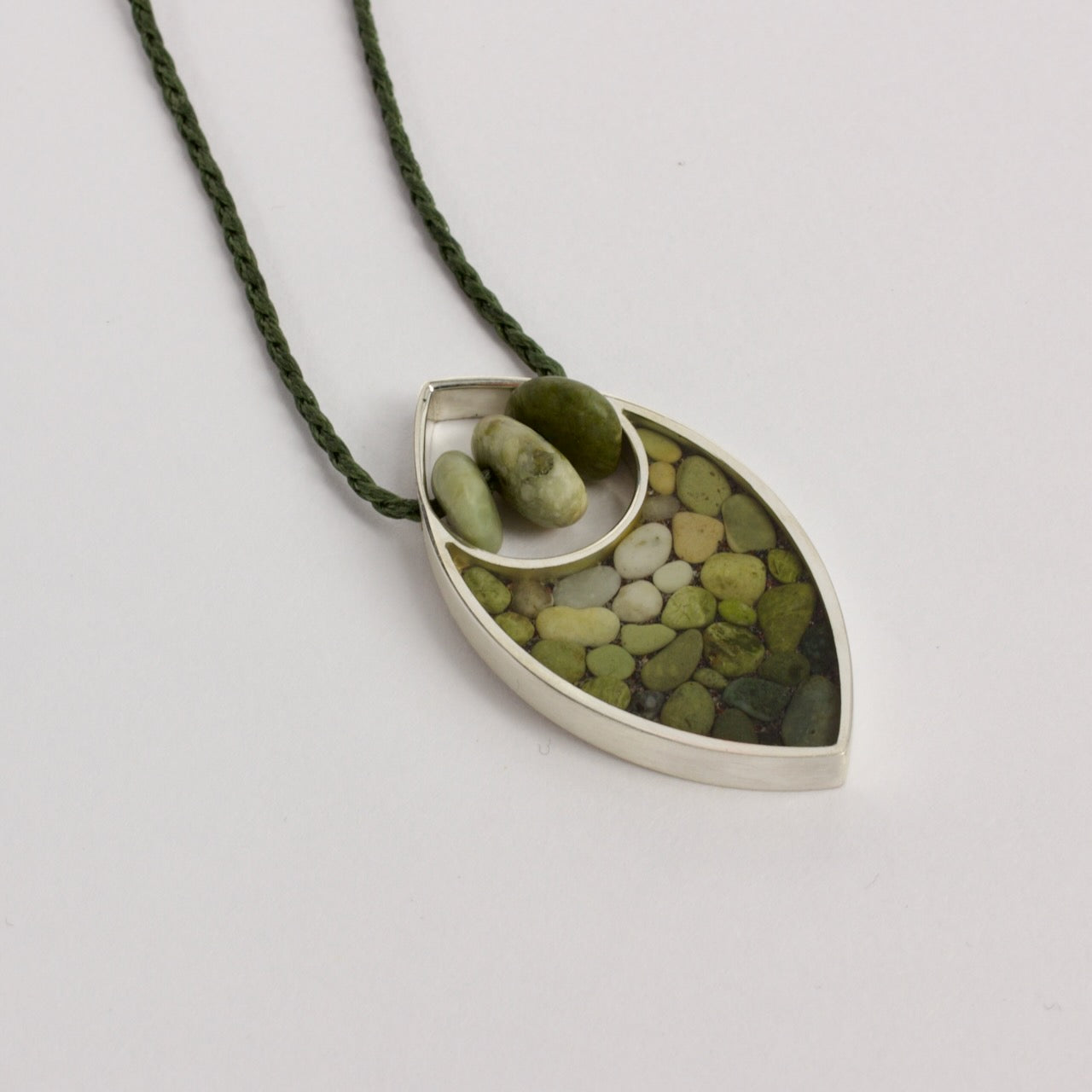 ACT493: Mandorla pendant
