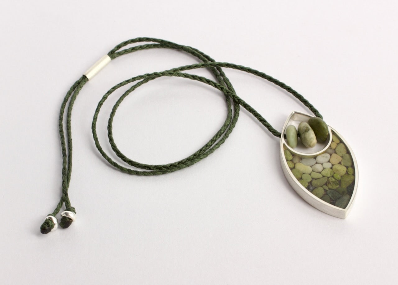 ACT493: Mandorla pendant