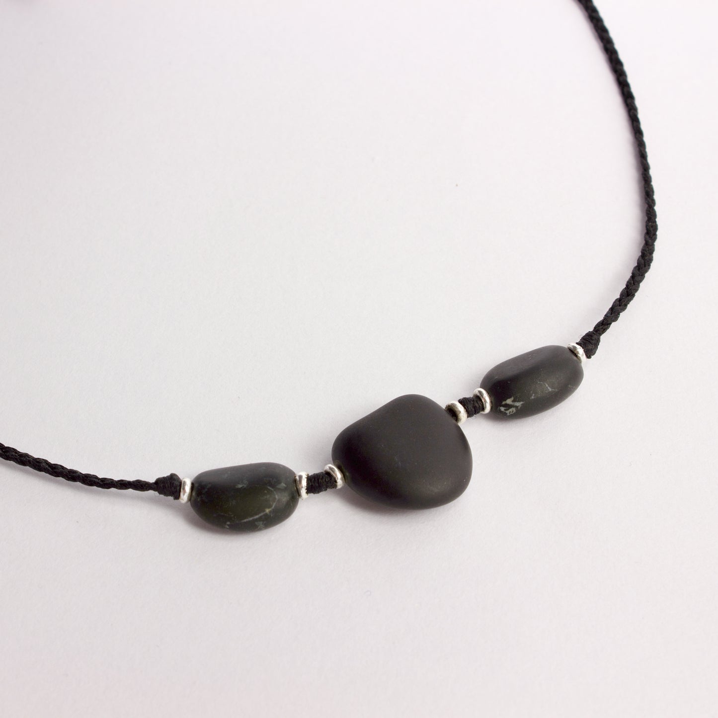ACT502: Three stone necklace