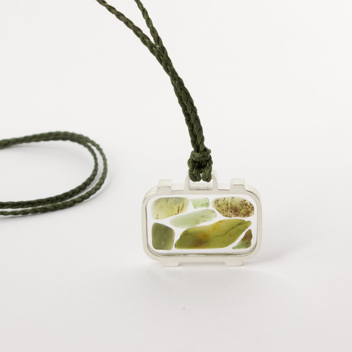 ACT504: Emotional baggage pendant - takiwai
