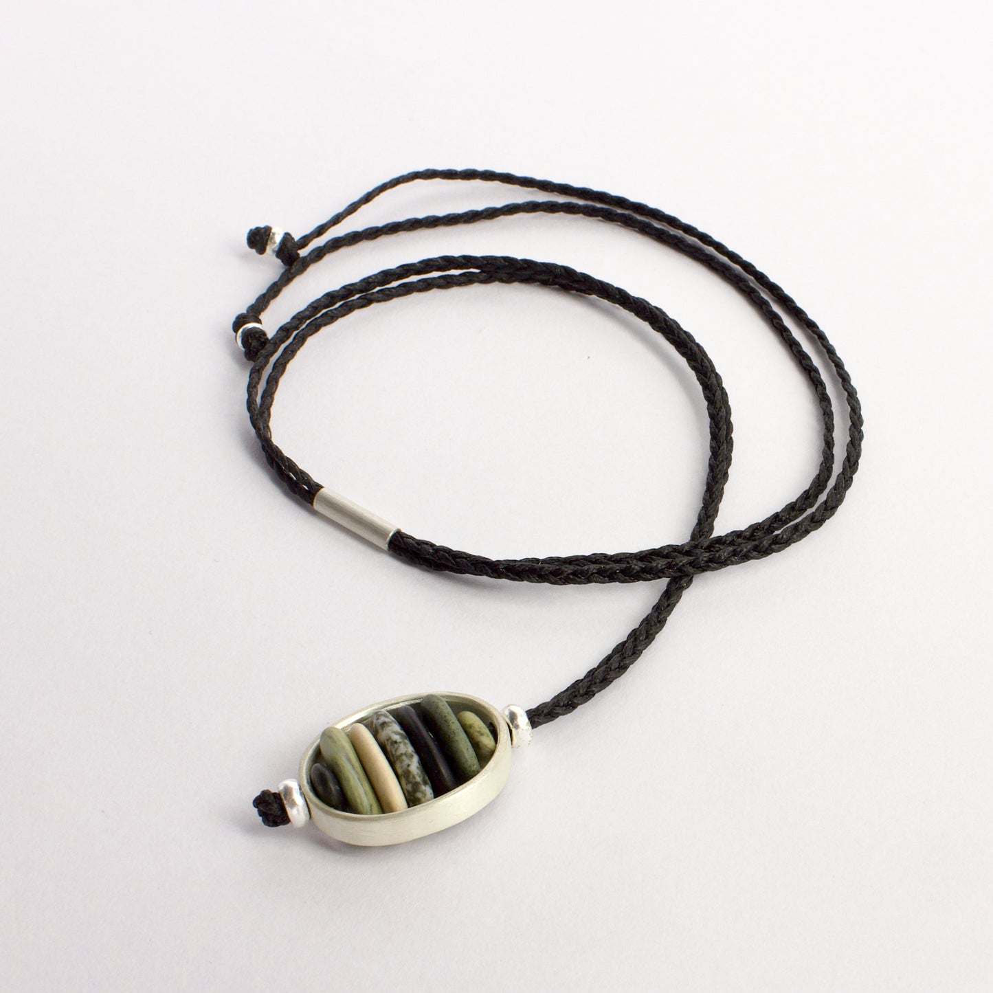 ACT524: Stone cell pendant - green