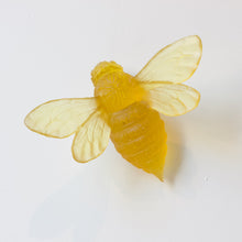 LJ: Bee, wings out - assorted colours, please enquire