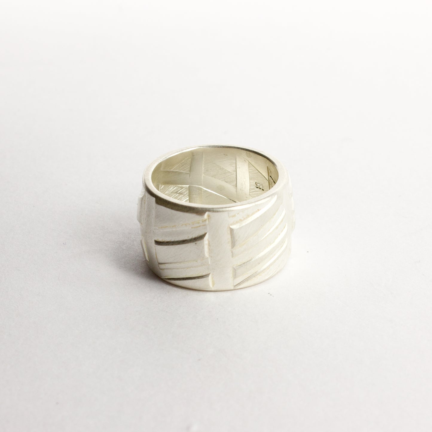 DA42: Rolled pattern ring - large