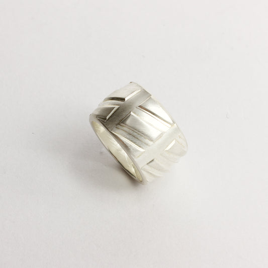DA42: Rolled pattern ring - large