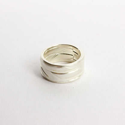 DA46: Rolled pattern ring - small