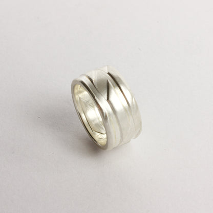 DA46: Rolled pattern ring - small