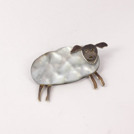 DH287: Sheep brooch