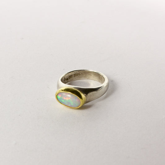 DM081C: Australian opal ring