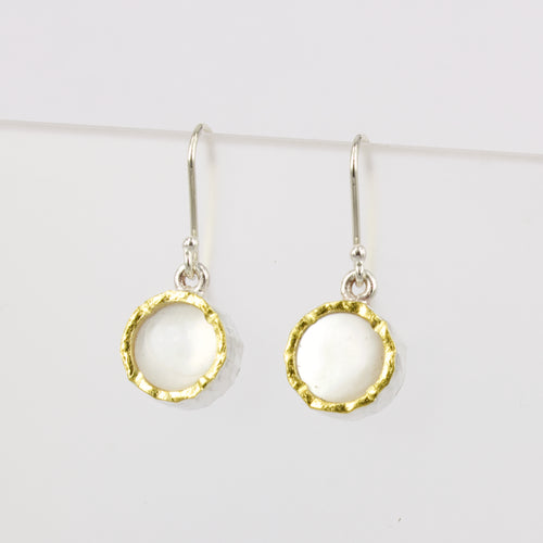 DM129C: Mother of Pearl earrings