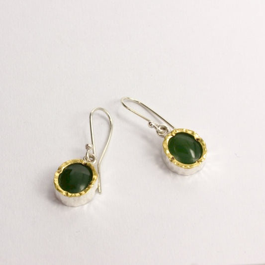 DM370C: Pounamu oval gold edged earrings