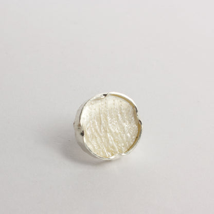 DM423C: Textured mother of pearl brooch