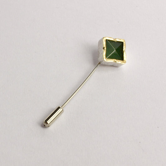 DM47A: Faceted pounamu lapel pin