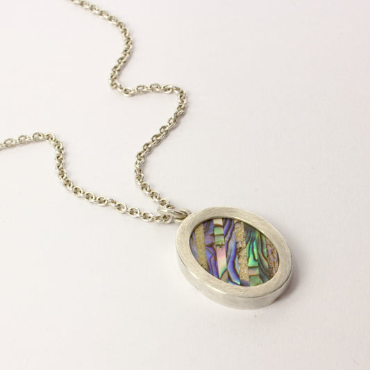 DM634: Pāua sampler pendant