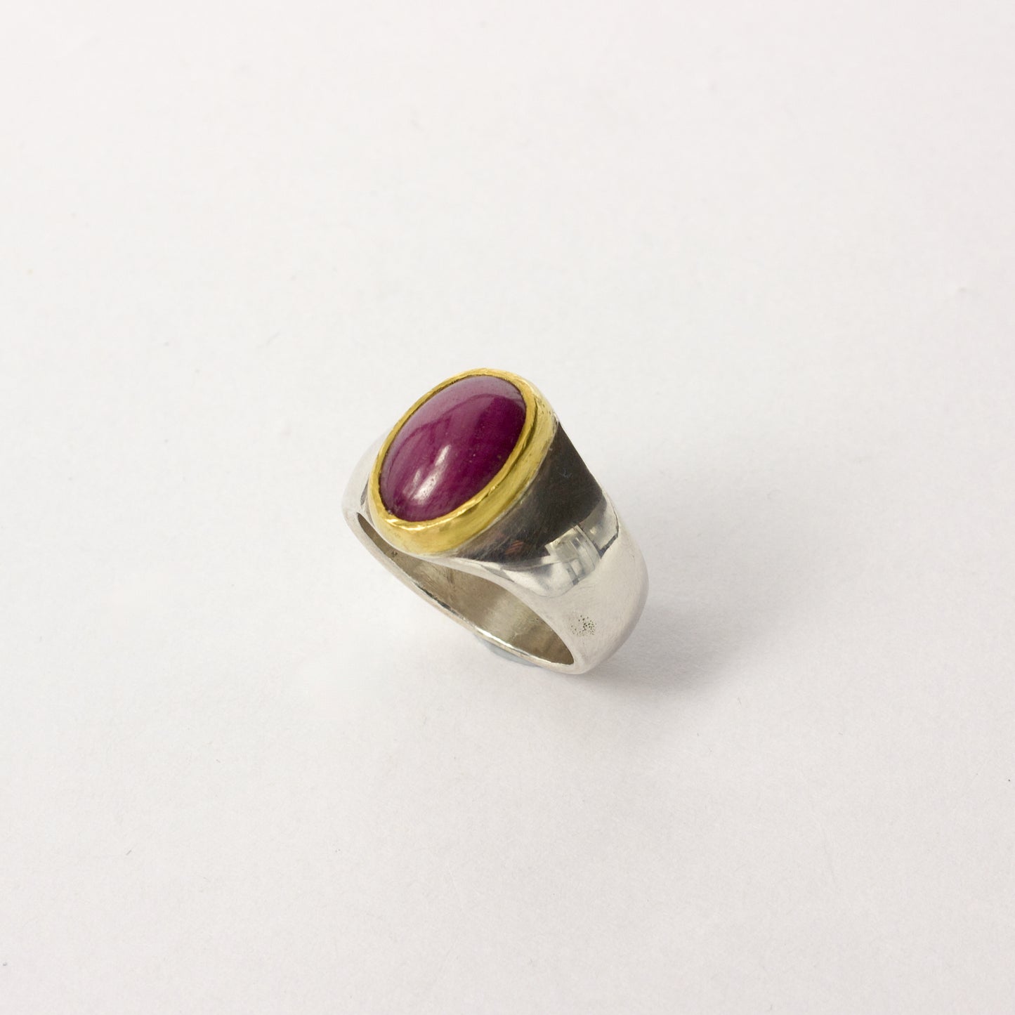 DM658B: Ruby ring