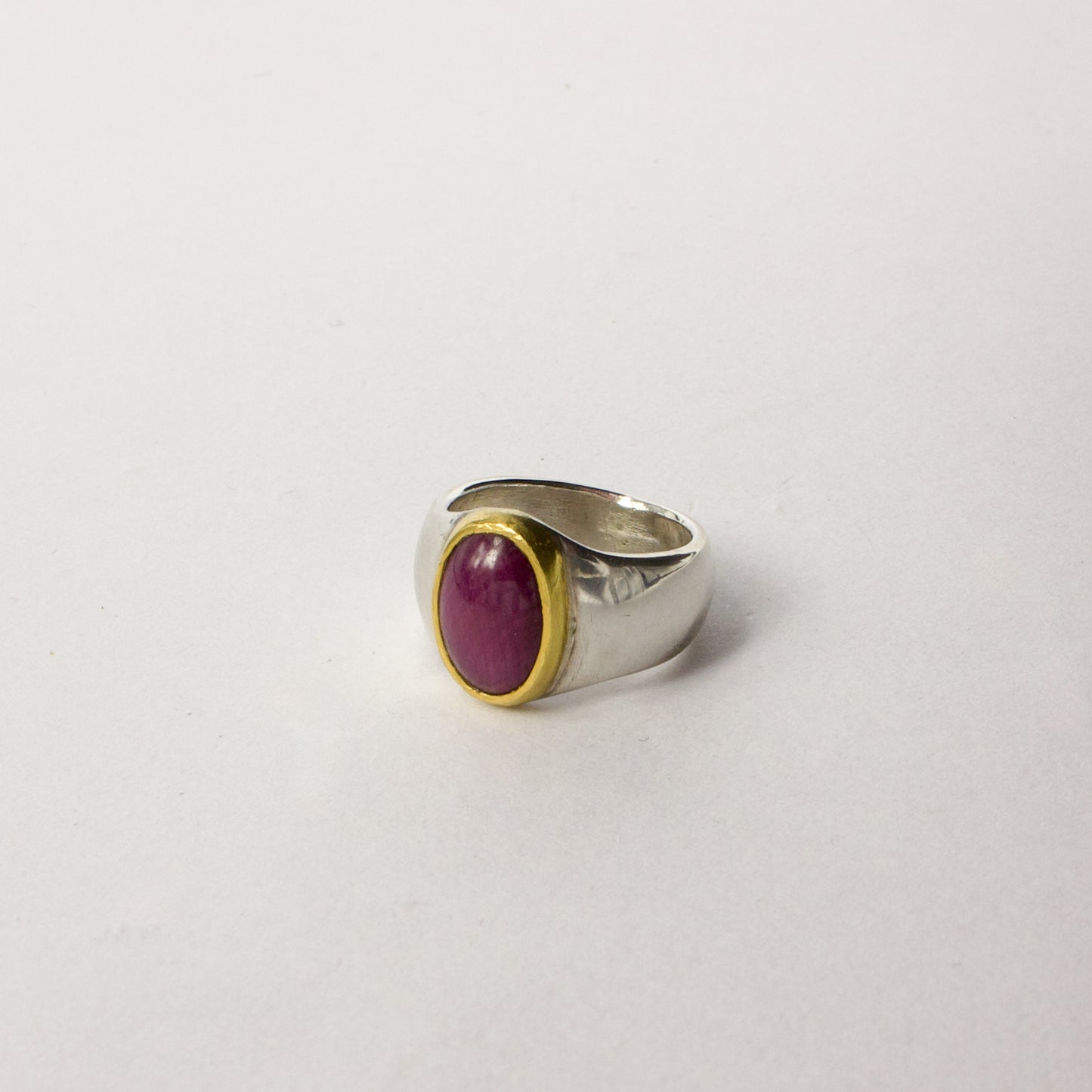 DM658B: Ruby ring