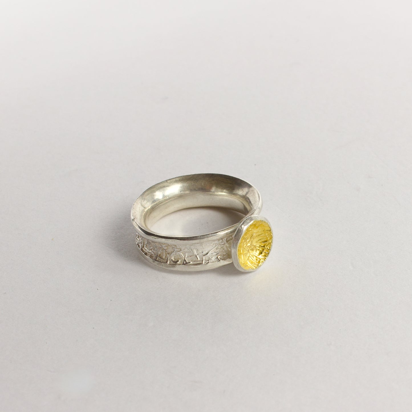 DM819B: Sun catcher ring