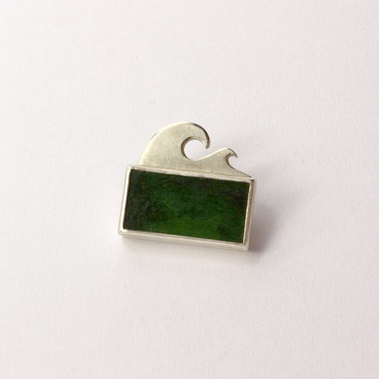 DM829B: Pounamu bar brooch