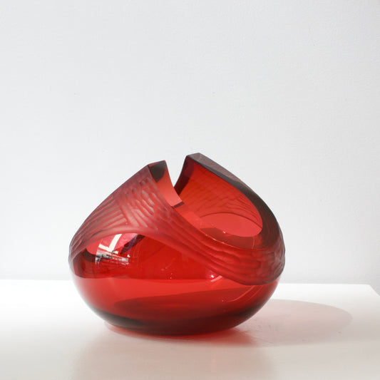 GS63: Carved bowl - wine red