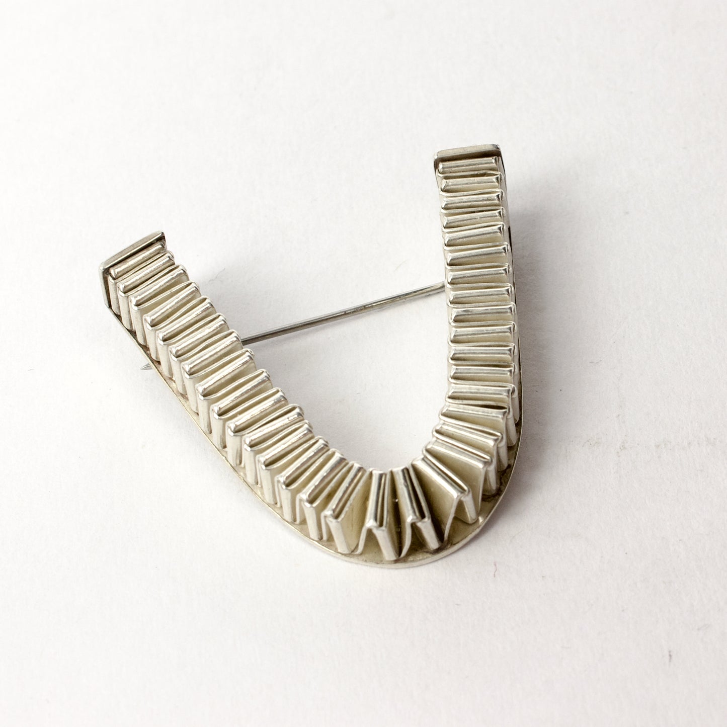 HA09: Origami brooch