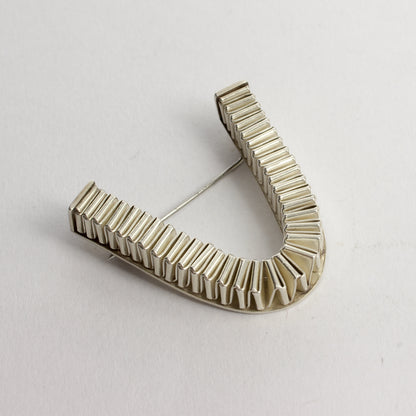 HA09: Origami brooch