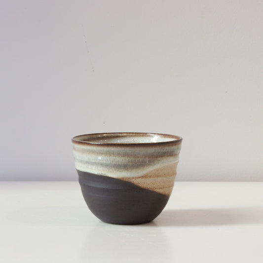 HP85: Black clay beaker