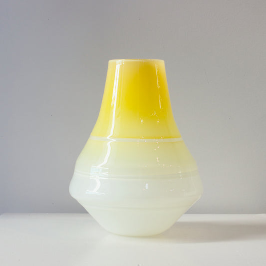 IKF119: Folded vase - lemon yellow