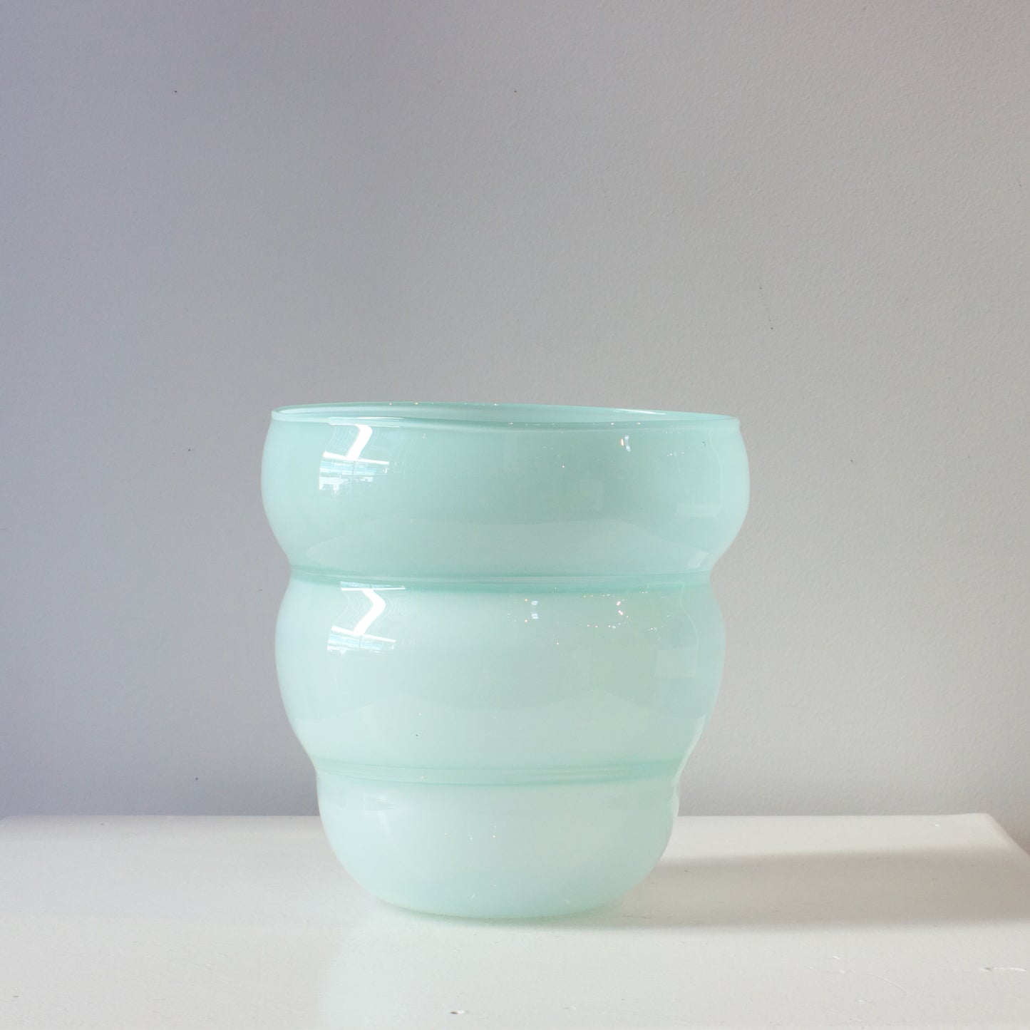 IKF120: Folded vase - pearl blue